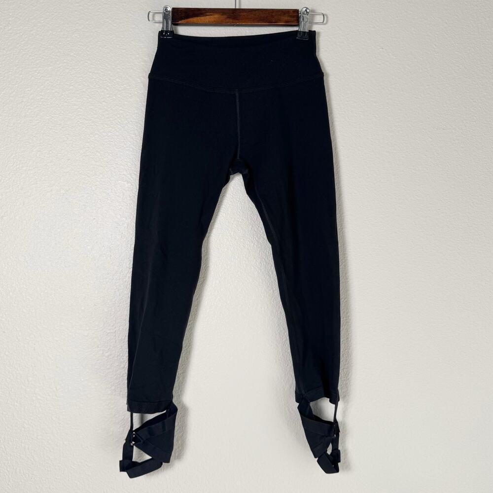 beyond yoga | black strappy ankle 3/4 crop women's athletic leggings size S